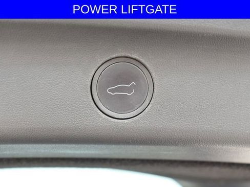 Used 2022 Tesla Model Y Long Range AWD/4WD image 6