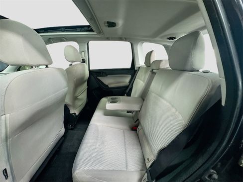 Used 2017 Subaru Forester 2.5i Premium image 22