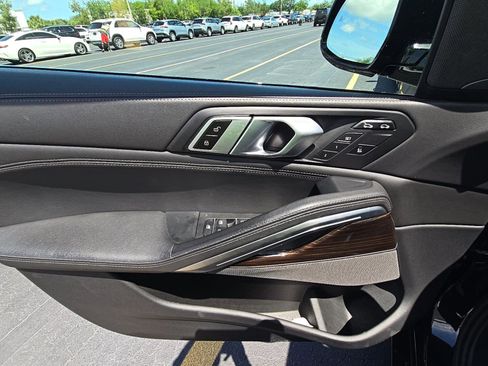 Used 2025 BMW X6 xDrive40i AWD/4WD image 13