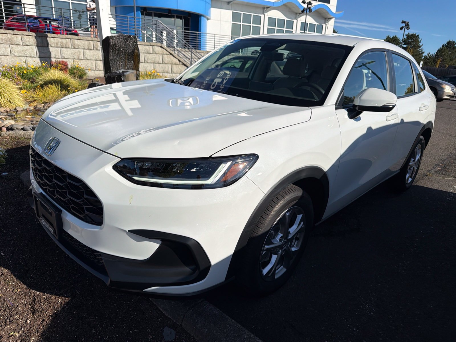 Used 2024 Honda HR-V LX image 1