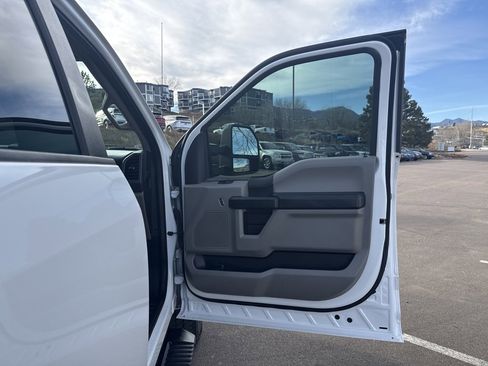 Used 2020 Ford F250 XL w/ Power Equipment Group image 28