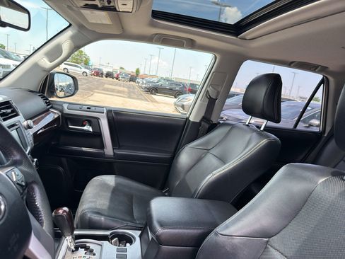 Used 2018 Toyota 4Runner Limited AWD/4WD image 25