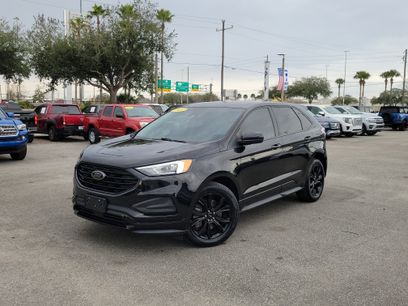 Used 2022 Ford Edge SE w/ Black Appearance Package