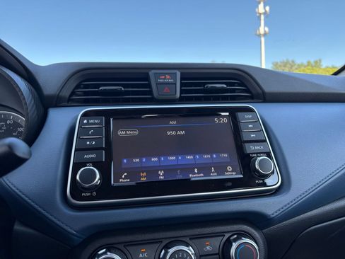 Used 2025 Nissan Versa SV FWD image 19
