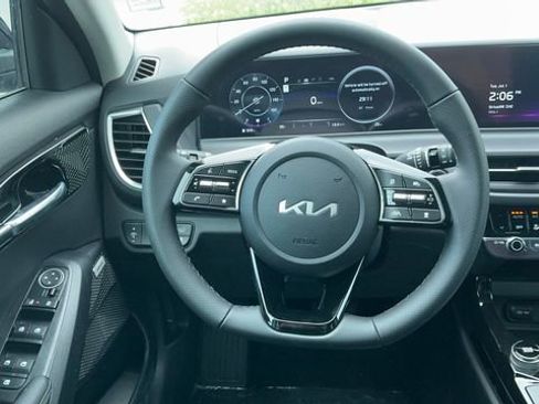 Certified 2025 Kia Seltos SX image 34