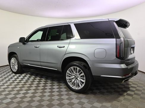 Certified 2025 Cadillac Escalade Premium Luxury image 3