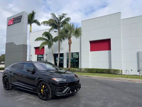 Used 2020 Lamborghini Urus AWD/4WD image 1