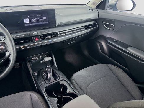 Used 2025 Kia K4 FWD image 22