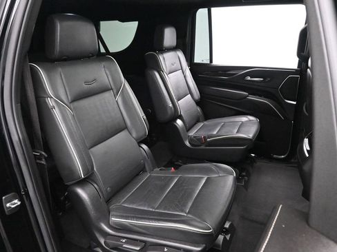 Used 2023 Cadillac Escalade ESV Premium Luxury image 19