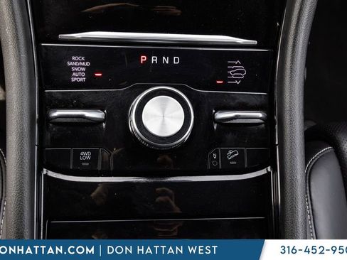 Used 2023 Jeep Grand Cherokee Overland w/ Luxury Tech Group IV AWD/4WD image 9