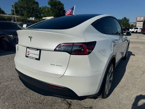 Used 2023 Tesla Model Y Long Range AWD/4WD image 4
