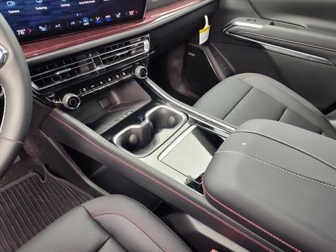 New 2026 Chevrolet Traverse Z71 w/ Enhanced Driving Package image 13