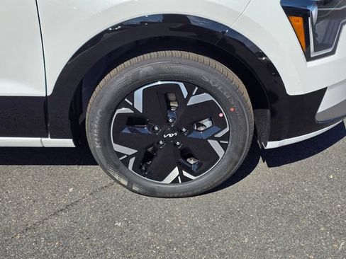 New 2026 Kia Niro Wind FWD image 9