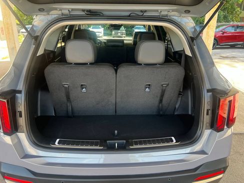 Certified 2025 Kia Sorento S w/ Panoramic Sunroof Package FWD image 12