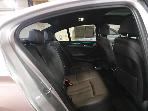 Used 2018 BMW 530e xDrive w/ Premium Package 2 AWD/4WD image 12