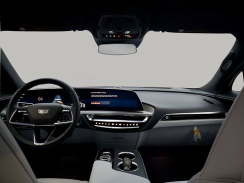 Certified 2024 Cadillac Lyriq Luxury image 23