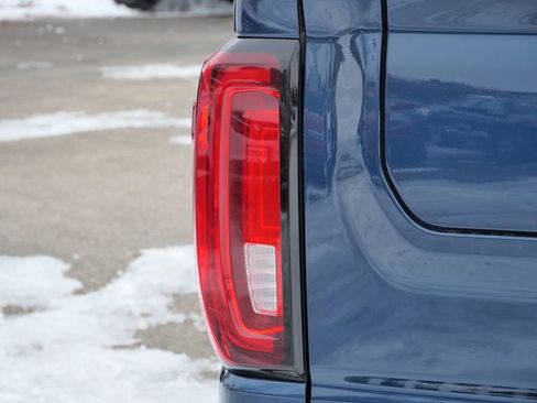 Used 2019 GMC Sierra 1500 SLT w/ SLT Premium Plus Package AWD/4WD image 9