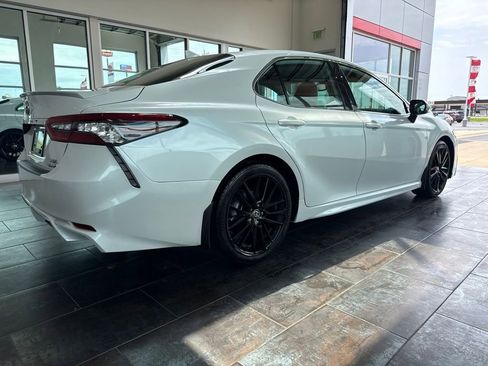 Used 2022 Toyota Camry XSE w/ Navigation Upgrade Package FWD image 12
