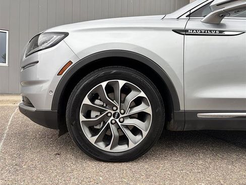 Used 2022 Lincoln Nautilus Reserve w/ Equipment Group 201A FWD image 6