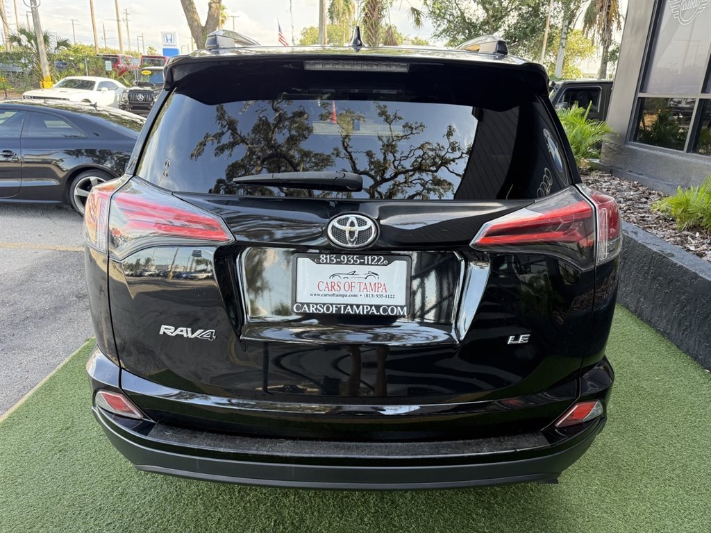 Used 2017 Toyota RAV4 LE FWD image 5