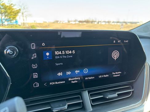 Used 2025 Chevrolet Trax LT image 21