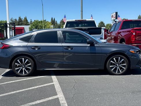 Used 2024 Honda Civic EX-L image 4
