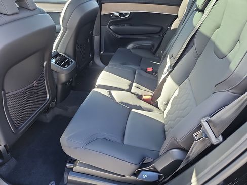 New 2026 Volvo XC90 B6 Plus w/ Protection Package Premier image 22