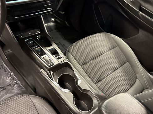 Used 2022 Chevrolet Bolt LT image 9