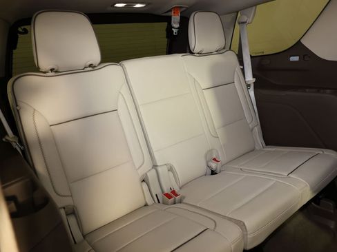 Used 2021 GMC Yukon Denali w/ Denali Premium Package AWD/4WD image 46