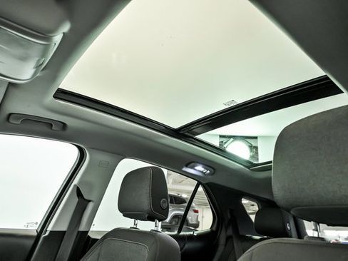 Used 2019 Chevrolet Equinox LT w/ Sun & Navigation Package image 13