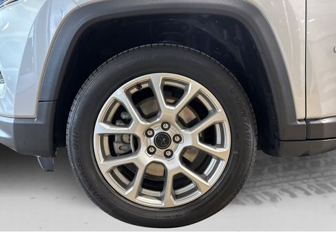 Used 2025 Jeep Compass Limited image 47