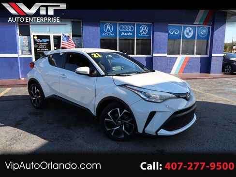Used 2021 Toyota C-HR XLE FWD image 1