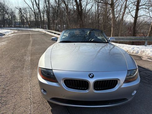 Used 2004 BMW Z4 2.5i image 12