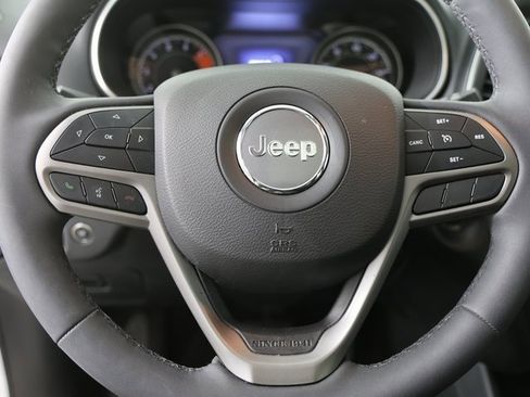 Used 2022 Jeep Cherokee Latitude Lux w/ Sun & Sound Group image 7