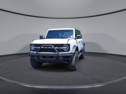 Certified 2023 Ford Bronco Wildtrak AWD/4WD image 3