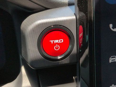 Certified 2026 Toyota 4Runner TRD Off-Road Premium AWD/4WD image 27