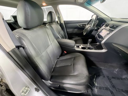 Used 2013 Nissan Altima 2.5 SL w/ Technology Pkg image 28
