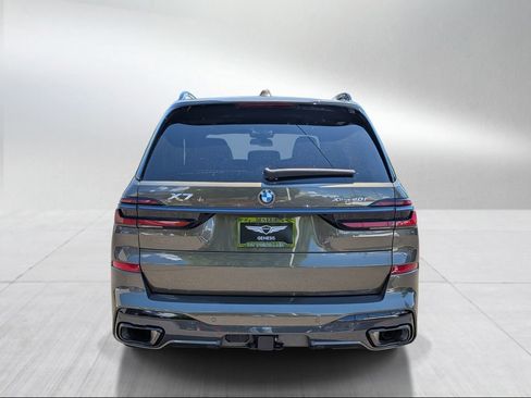 Used 2025 BMW X7 xDrive40i w/ M Sport Package AWD/4WD image 4