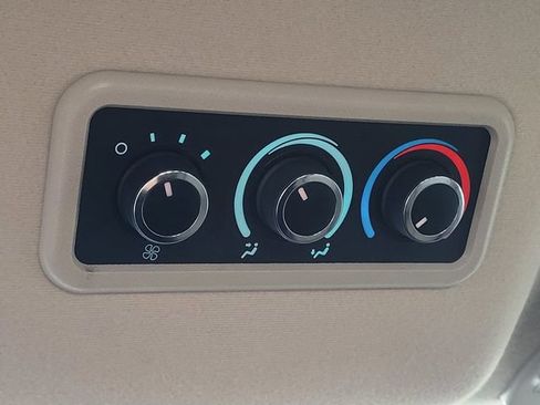 Used 2025 Chevrolet Express 3500 LT w/ LT Preferred Equipment Group RWD image 16