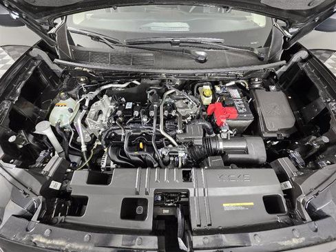 Used 2025 Nissan Kicks S FWD image 11