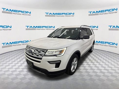 Used 2018 Ford Explorer XLT FWD image 1