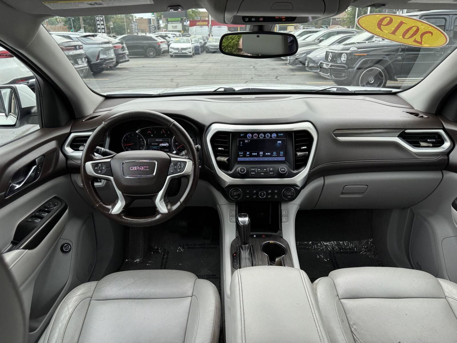 Used 2019 GMC Acadia SLT FWD image 30