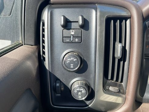 Used 2018 Chevrolet Silverado 1500 LT w/ All Star Edition AWD/4WD image 12