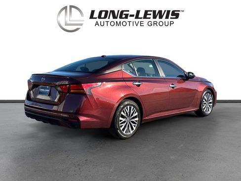 Used 2024 Nissan Altima 2.5 SV image 7