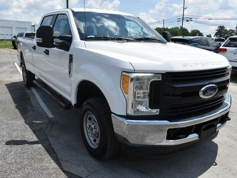 Used 2017 Ford F250 XL w/ Power Equipment Group AWD/4WD image 4