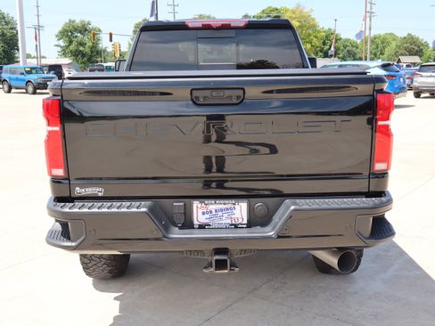 Used 2024 Chevrolet Silverado 3500 High Country w/ High Country Premium Package AWD/4WD image 7