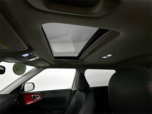 Used 2025 Kia Soul GT-Line image 19