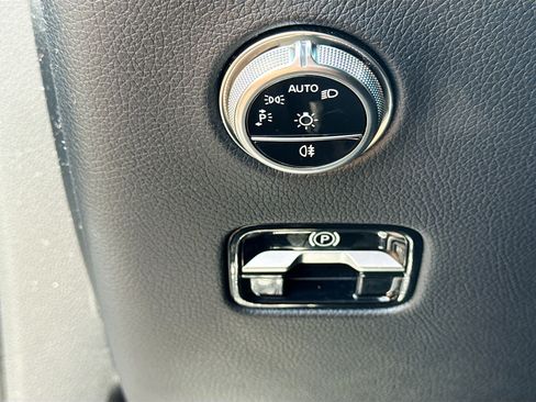 Used 2026 Mercedes-Benz GLC 300 4MATIC image 36