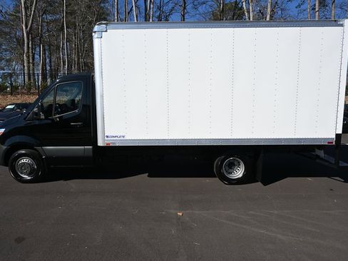 Used 2023 Mercedes-Benz Sprinter 4500 image 3