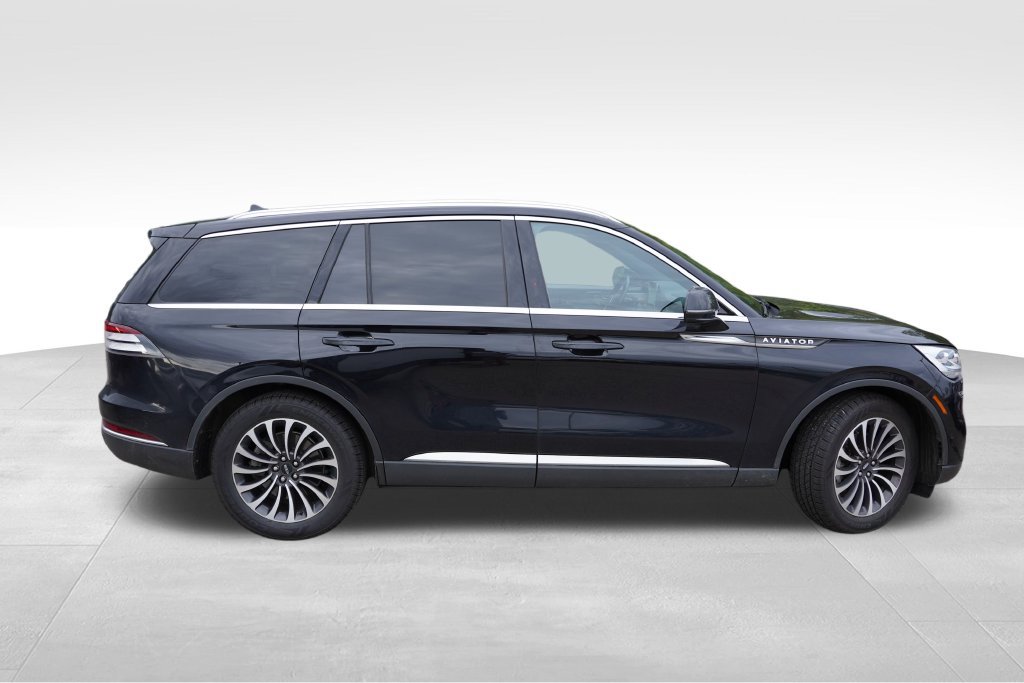 Used 2023 Lincoln Aviator Reserve w/ Equipment Group 201A AWD/4WD image 2